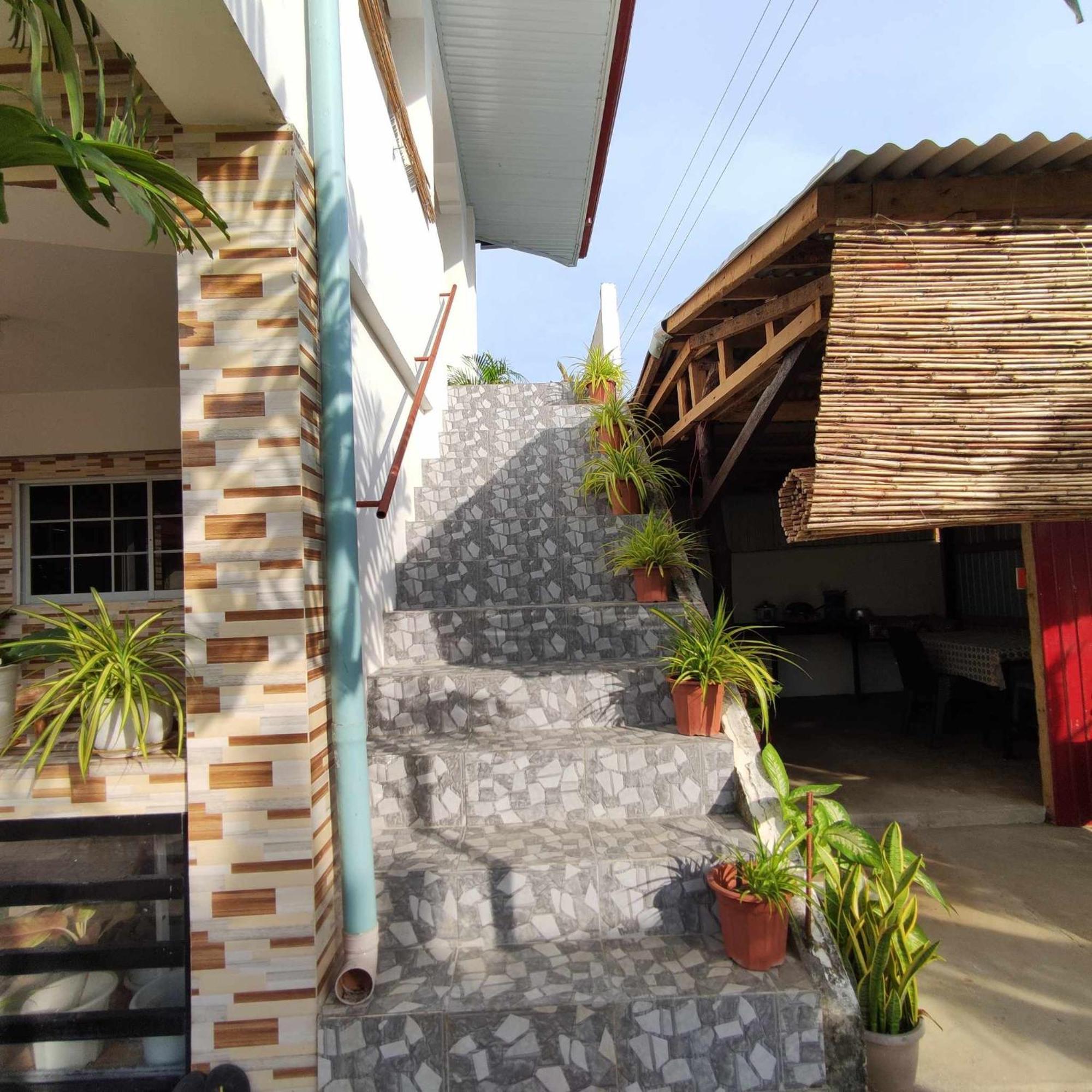 Zia Homestay Burgos  Экстерьер фото